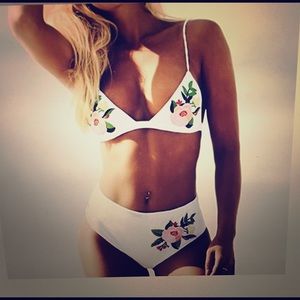 Floral Print push-up halter swimsuit 🌸